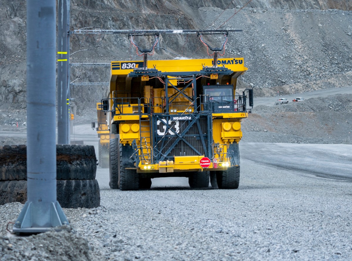 Electric mining truck