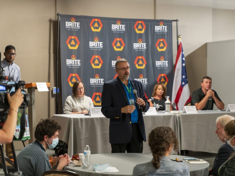 Green Energy Ohio board member Scott Miller addresses panel attendees at the Warren, Ohio, stop on Green Energy Ohio’s 2021 Electric Vehicle Tour.