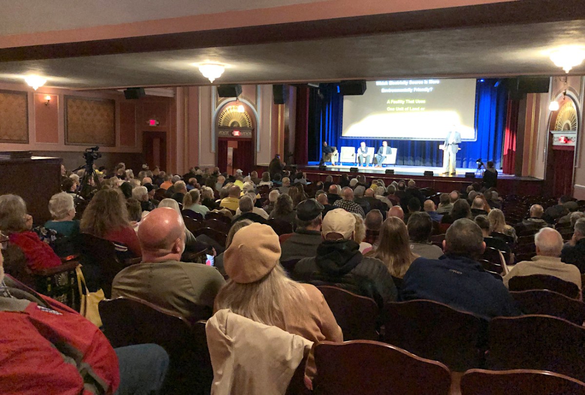 A town hall meeting in Mount Vernon, Ohio on Nov. 30.